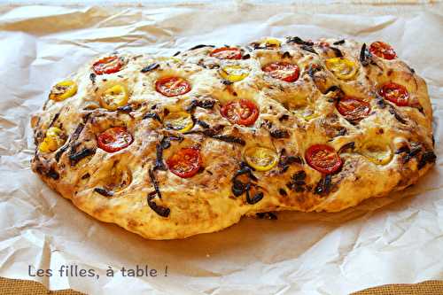 Focaccia aux tomates, oignons caramélisés et fenouil