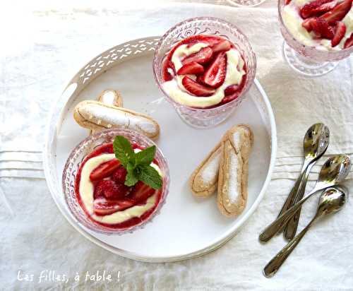 Fraises, menthe et petits-suisses façon tiramisu