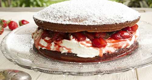 Gâteau aux fraises, sauce au limoncello et vinaigre balsamique