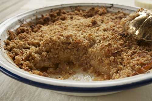 Gâteau aux pommes façon crumble et sa crème anglaise