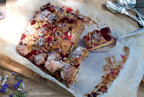 Gâteau crumble à la rhubarbe et aux framboises