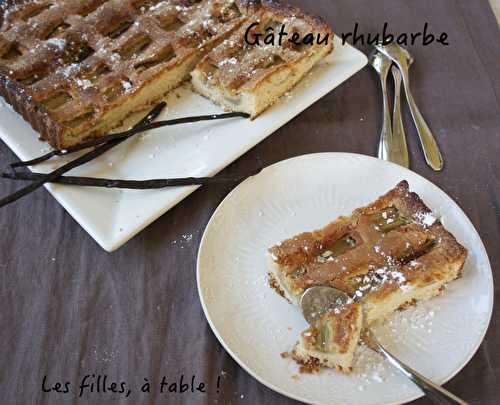 Gâteau moelleux à la rhubarbe