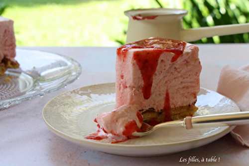 Gâteau nuage glacé aux fraises