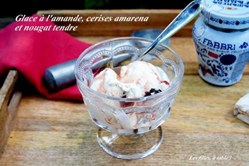 Glace à l’amande, cerises amarena et nougat tendre (sans sorbetière)