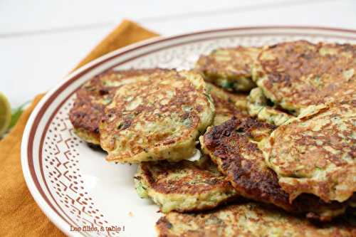 Keftedes de courgettes, sauce au tahini