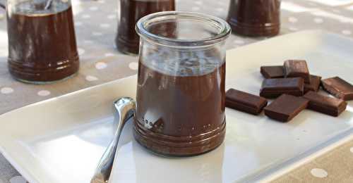 Petits pots de crème au chocolat et fève tonka