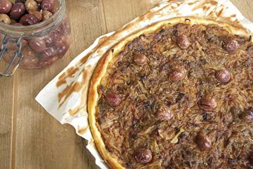 Pissaladière d’aubergines et d’oignons doux