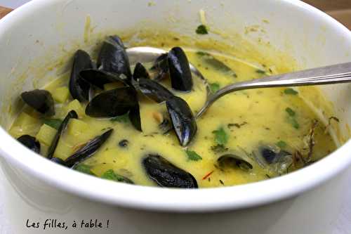 Potage aux moules, safran et coriandre