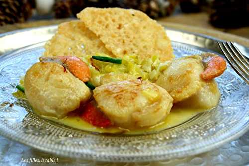 Saint-Jacques aux poireaux, tuiles de parmesan