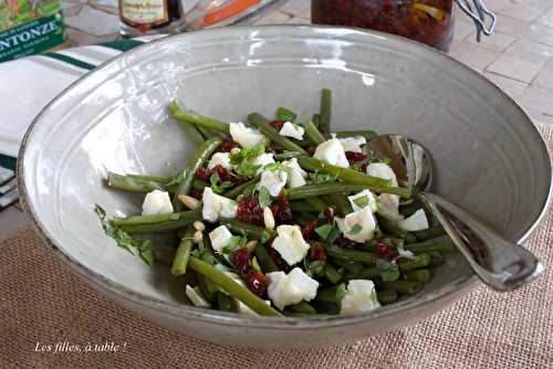 Salade de haricots verts, tomates confites et brebis