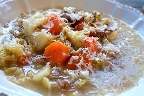 Soupe au chou et confit de canard