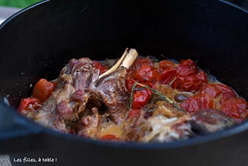 Souris d’agneau confites aux tomates cerises