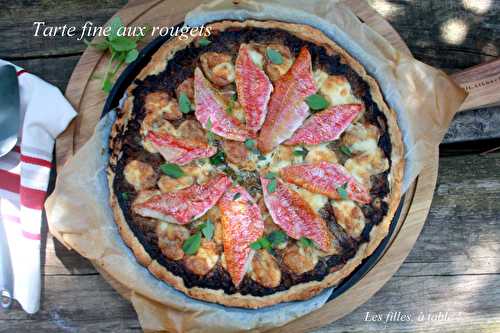Tarte fine aux rougets, tapenade et mozzarella