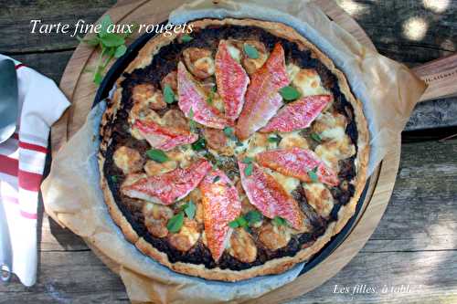 Tarte fine aux rougets, tapenade et mozzarella