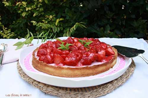 Tarte fraises framboises sur panna cotta fraises