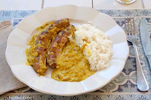 Curry wurst à la bière et aux poireaux