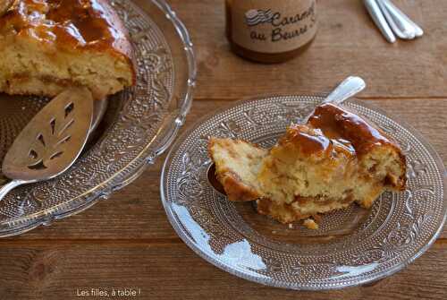 Gâteau aux poires, caramel et lait ribot