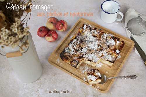 Gâteau fromager aux pêches et nectarines
