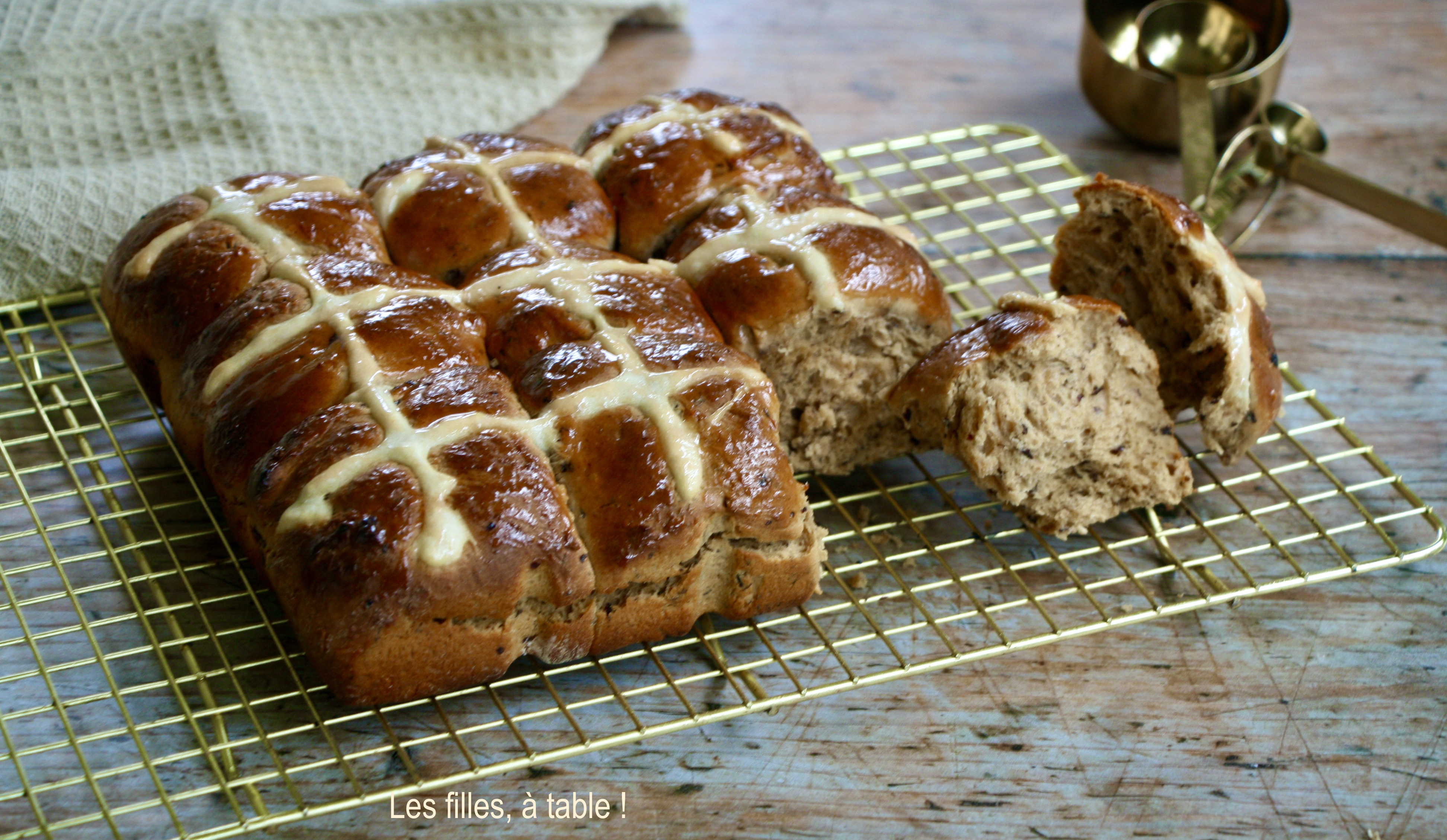 Hot cross buns