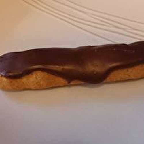 Eclair au chocolat