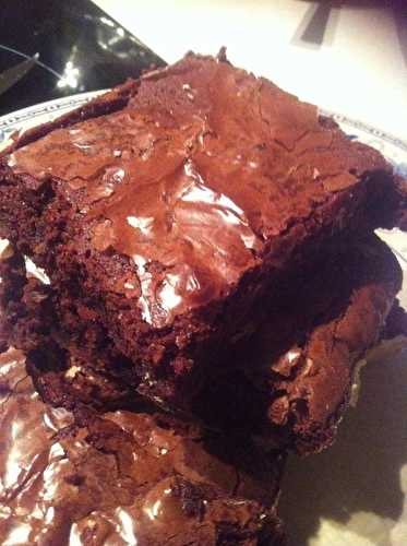 Brownies au chocolat noir 90 % équitable  et ses noix de pécan .