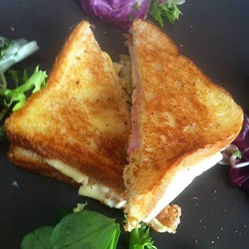 Croque monsieur gourmand au jambon et fromage à la moutarde douce au Riesling