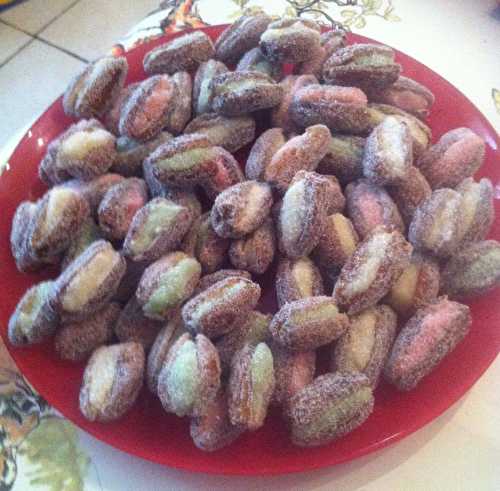 Fruits déguisés à la pâte d'amandes maison .