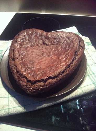 Gâteau au chocolat noir fève de cacao et café équitable .