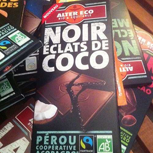 La nouvelle tablette de chocolat noir éclats de coco de chez Alter Eco .