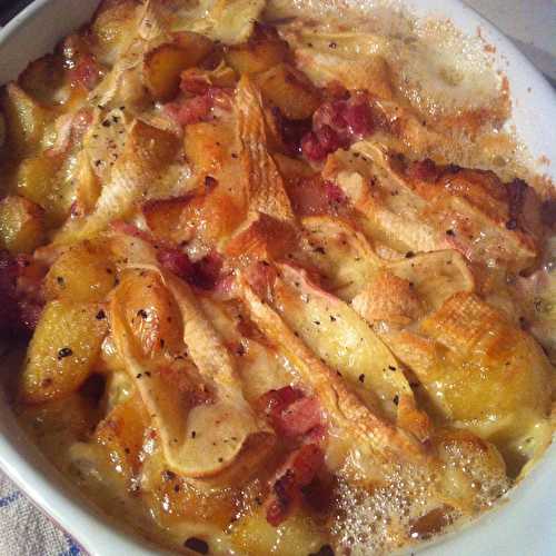 Ma tartiflette revisitée ( Pelardon , Reblochon , Pommes de terres sautées maison flambées au Muscat de Lunel ) .