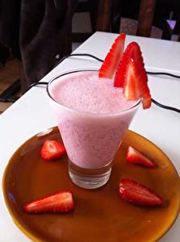Milk-shake fraise et chamallows