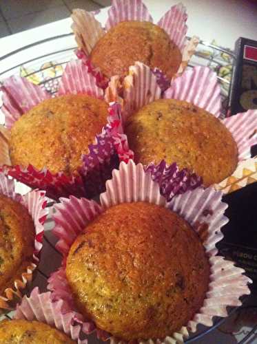 Muffins aux pépites de chocolat noir 90 % équitable .