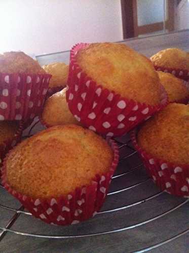 Muffins avec son cœur fondant  à la confiture d'abricots au Coteau du Layon .