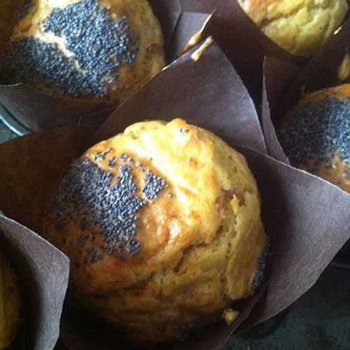 Muffins salés au jambon râpé parmesan Italien et pavot .