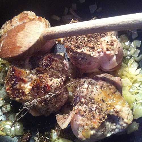 Paupiettes de dinde aux oignons doux des Cévennes au bon sel de Camargue .