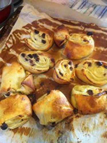 Petites bouchées à la crème pâtissière à la vanille et à l 'huile essentiel d'orange