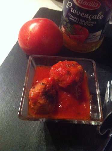 Petites boulettes de  veau en sauce tomate à partager à l'apéro .