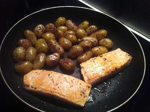 Petites pommes de terres grenaille sautées  à ma façon et ses filets de saumon mariné à l'huile de Truffes Blanches et jus de citron .