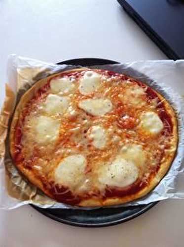 Pizza tomate mozza râpé poivre. - Les Gourmandises de Bénédicte 