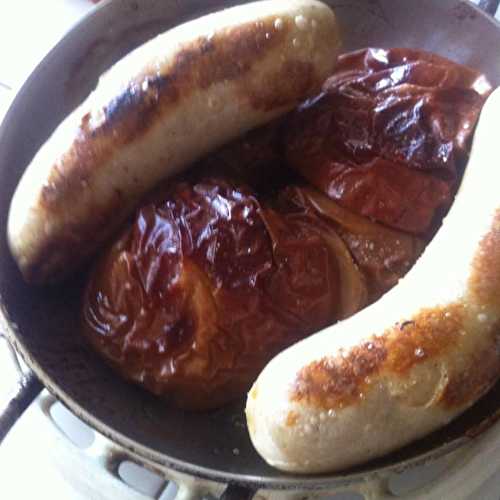 Pommes au four à la vanille et ses boudins blancs marinés au Muscat de Lunel .