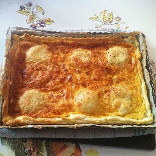 Quiche maison au chèvre paprika emmental .