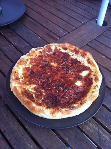 Quiche maison aux tomates séchées chèvre frais emmental