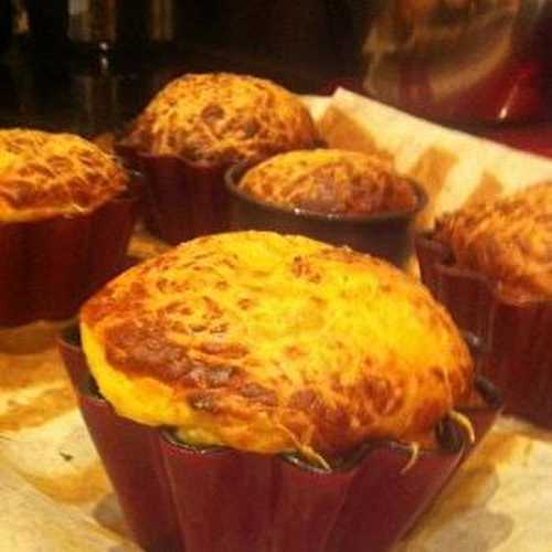 Soufflés aux 3 fromages " Tome de Savoie Emmental Parmesan au poivre de Cubèbe .