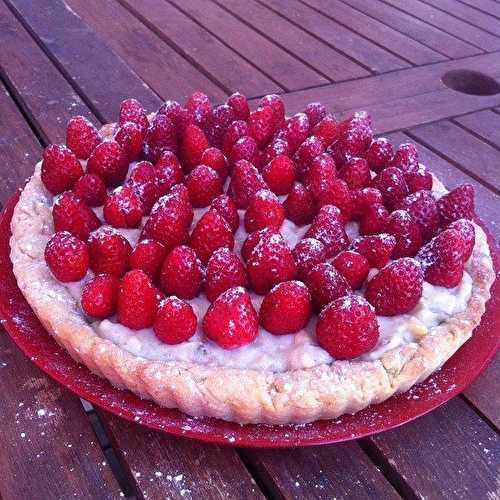 Tarte aux fraises Mara Des Bois crème pâtissière pistache vanille.