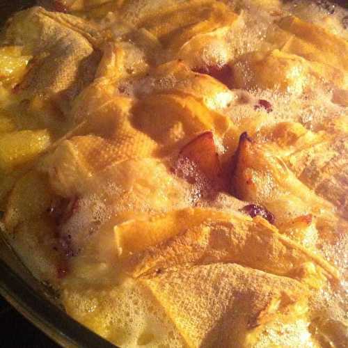 Tartiflette au Reblochon de Savoie et Cancoillotte .