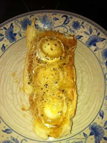 Tartine gourmande au chèvre beurre salé emmental au miel Tex Mex