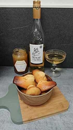 Madeleines au miel local et Muscat de Lunel