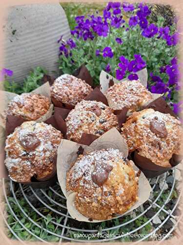 Muffins vanille fourrés au caramel où chocolat