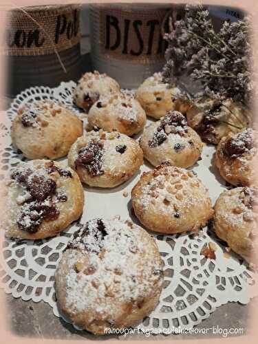 Cookies moelleux sans sucre ajouté fourrés au chocolat