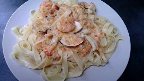 TAGLIATELLES AUX FRUITS DE MER